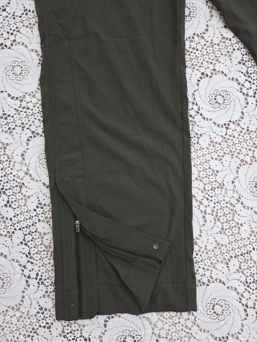 Athleta Trekkie High Rise Parachute Pant in Aspen Olive- Size 16 - Picture 5 of 6